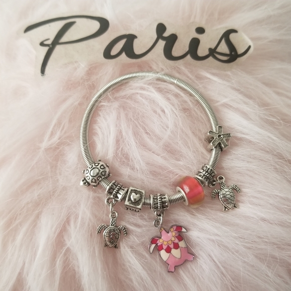 3/$30 ❤️ Charm Bracelet New - Picture 3 of 5